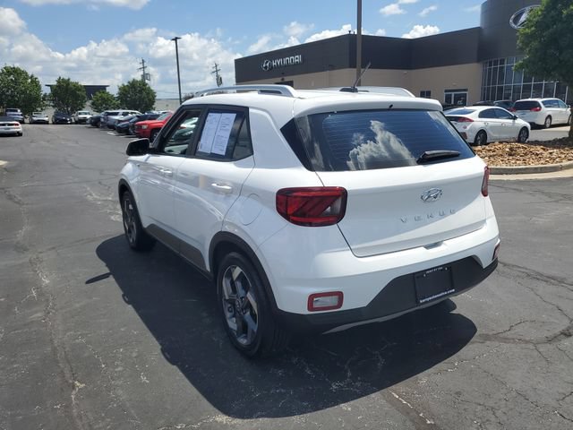 Certified 2024 Hyundai Venue SEL FWD image 2