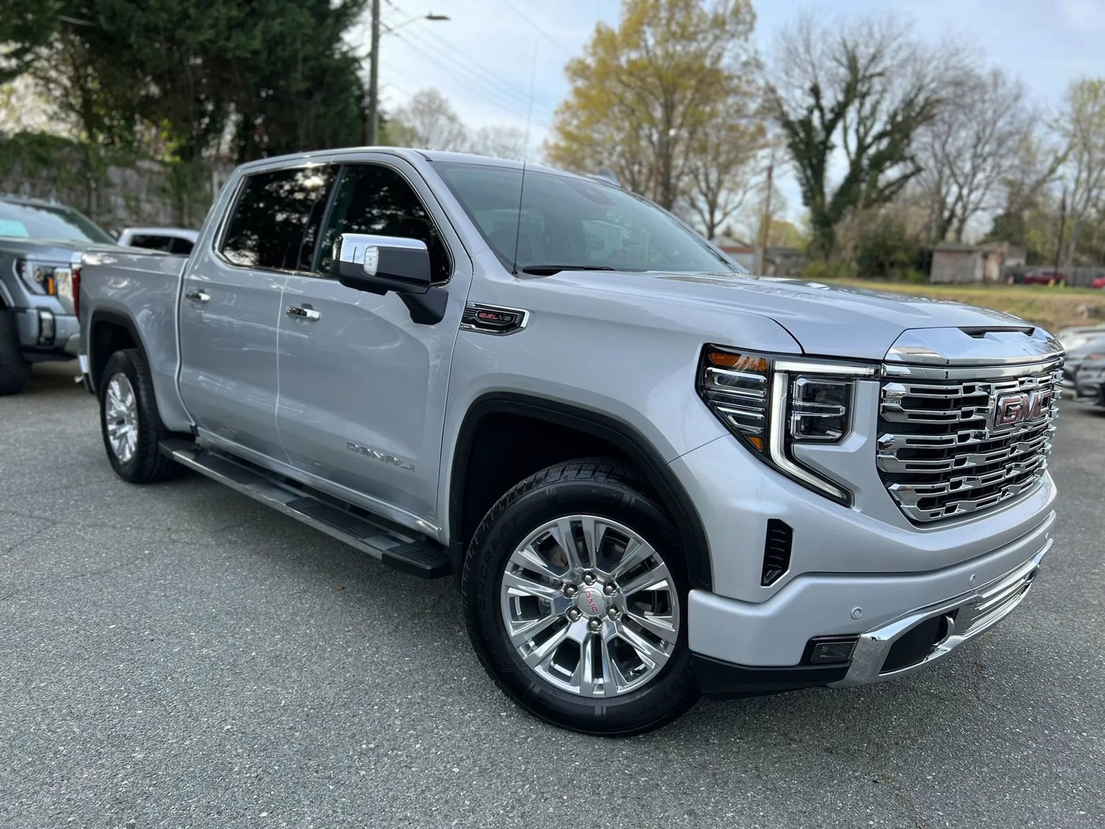 Used 2022 GMC Sierra 1500 Denali image 1