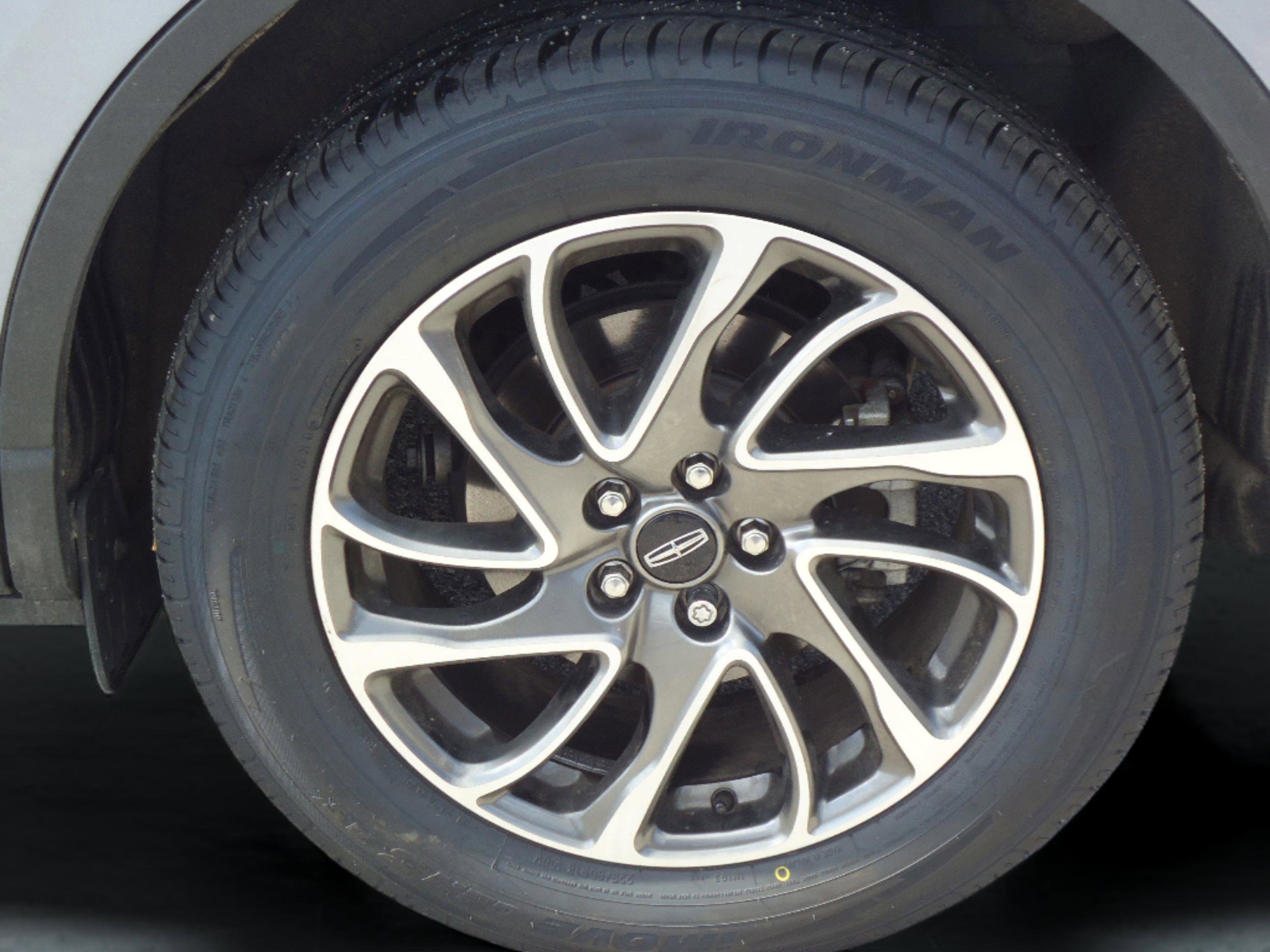 Used 2022 Lincoln Corsair AWD w/ Equipment Group 101A image 9
