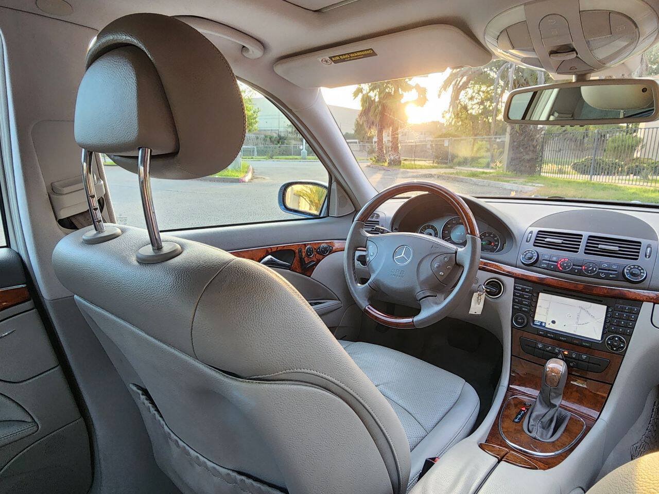 Used 2005 Mercedes-Benz E 320 Sedan image 27