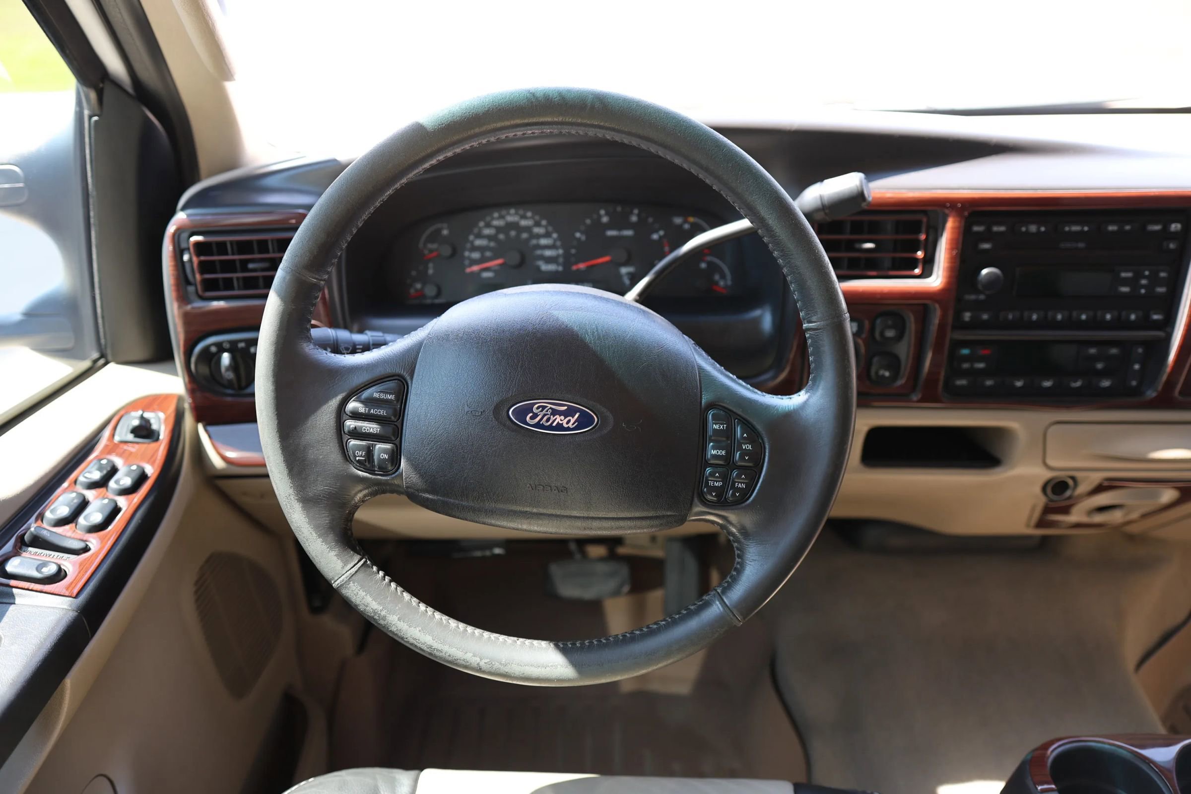 Used 2005 Ford Excursion Eddie Bauer AWD/4WD image 33
