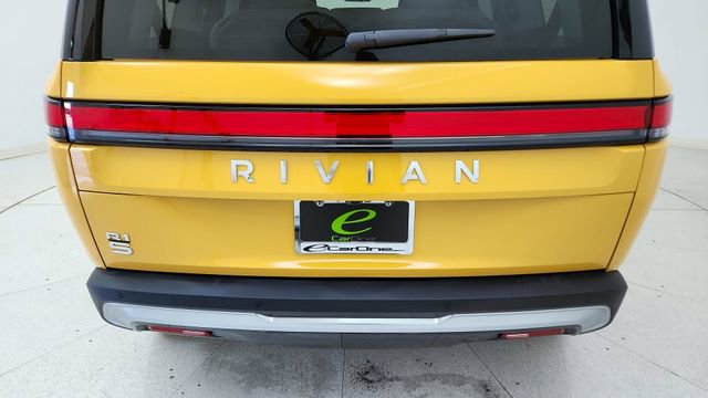 Used 2024 Rivian R1S Adventure image 11