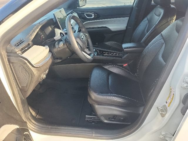 Used 2025 Jeep Compass Limited AWD/4WD image 25