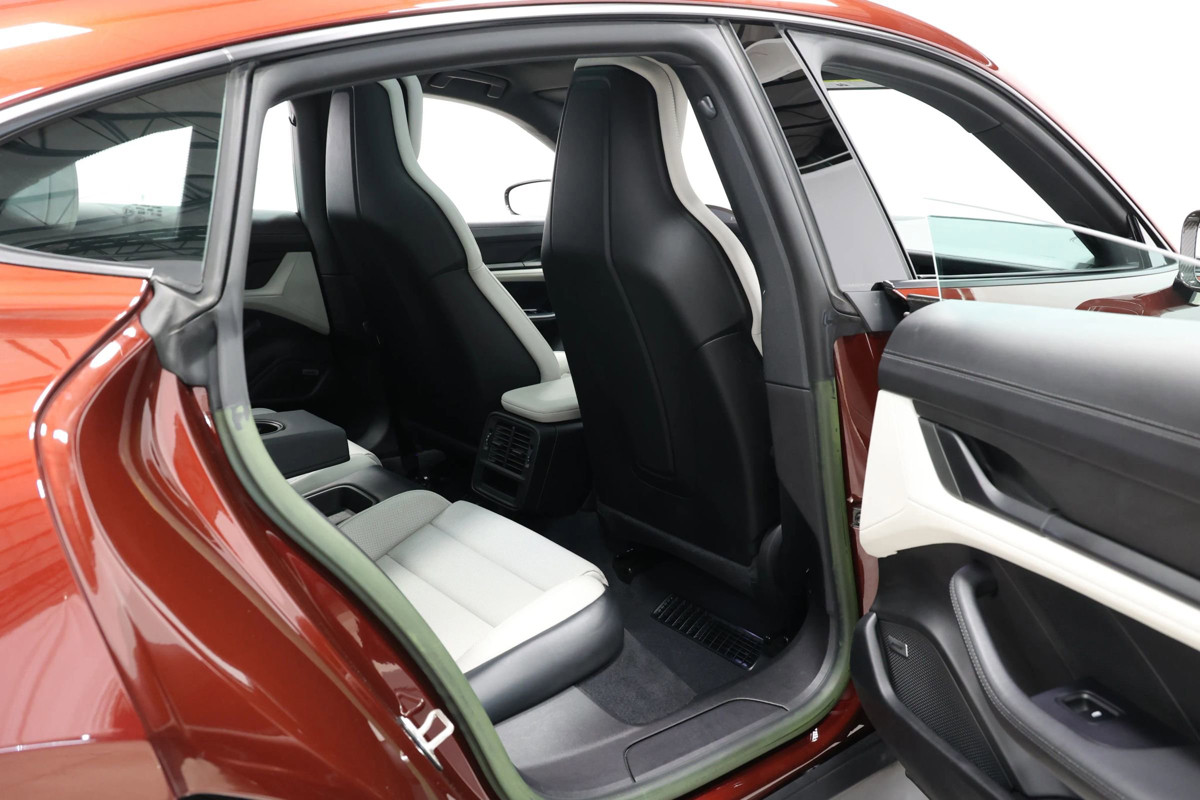 Used 2022 Porsche Taycan image 63