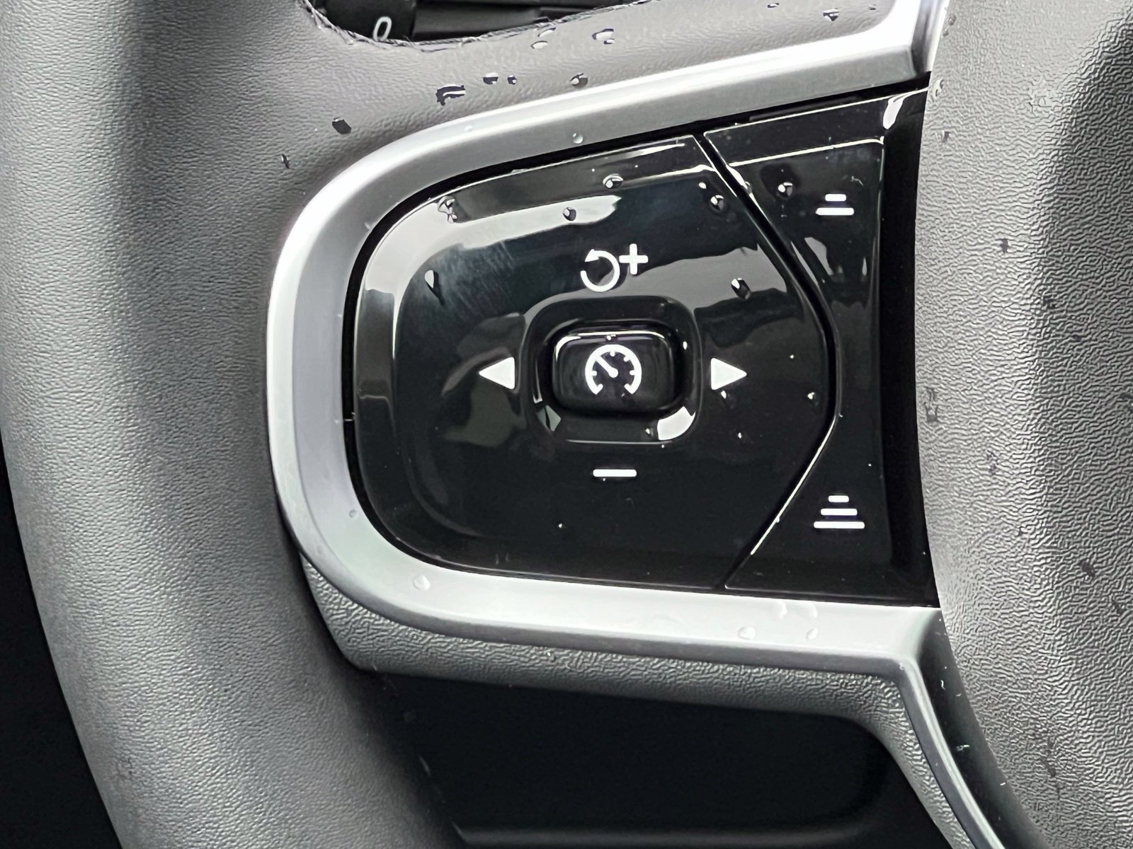 New 2027 Volvo XC90 T8 Bright AWD/4WD image 32