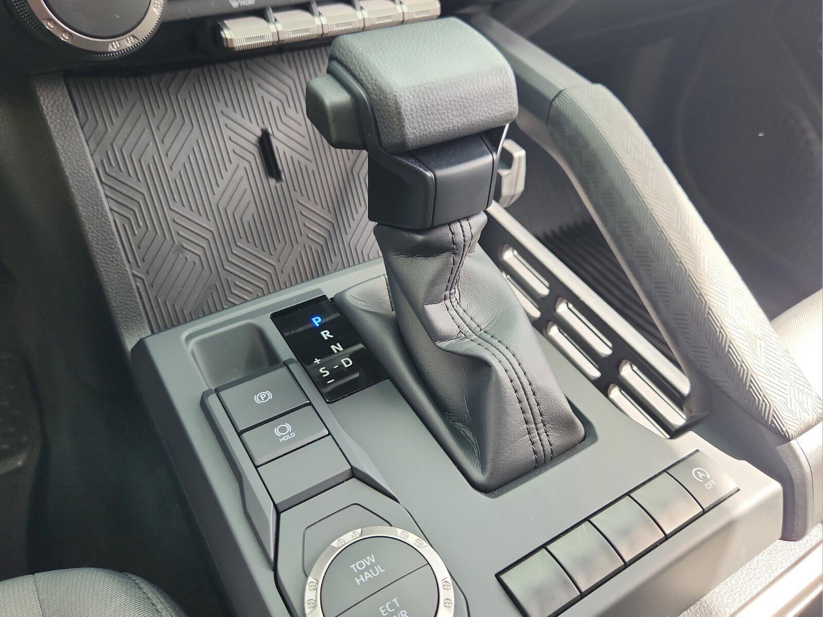 Certified 2025 Toyota Tacoma SR5 image 18