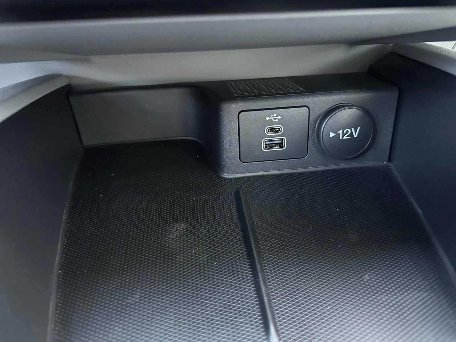 Certified 2025 Ford Escape Active FWD image 17