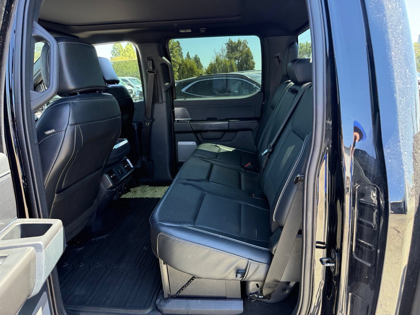 Used 2024 Ford F150 Lariat w/ Bed Utility Package AWD/4WD image 12