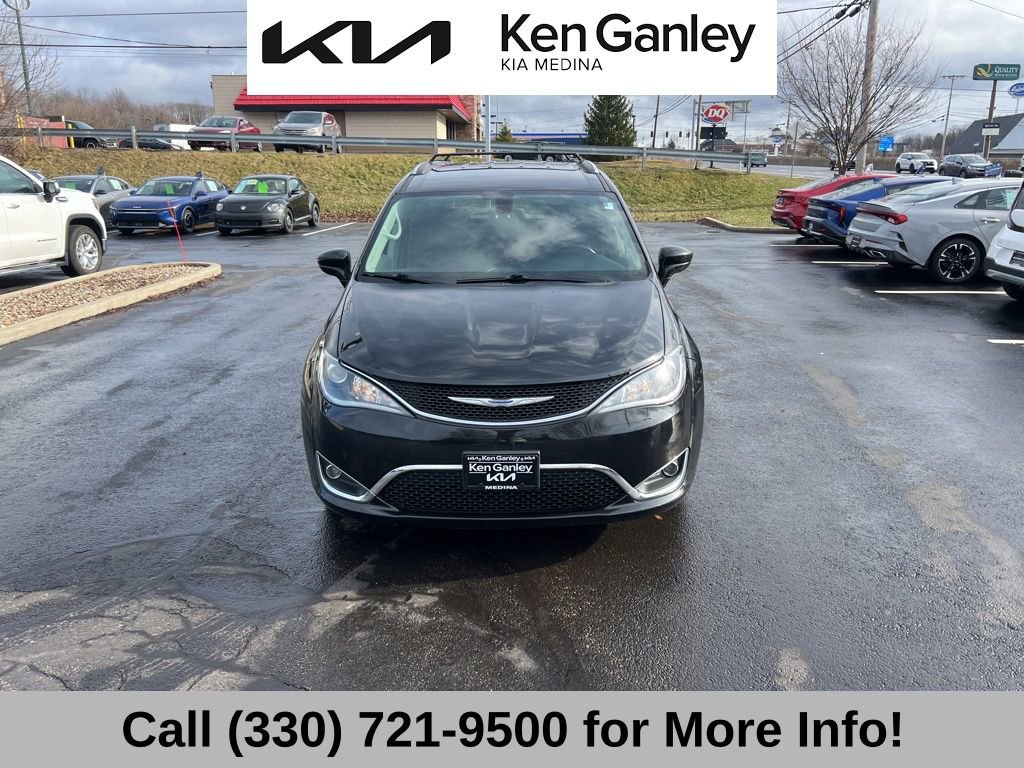 Used 2018 Chrysler Pacifica Touring-L w/ Premium Audio Group image 4