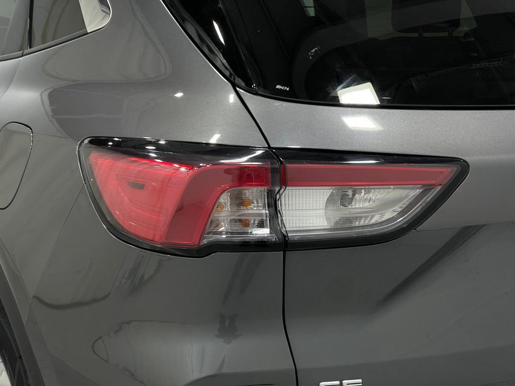Used 2022 Ford Escape SE w/ Cold Weather Package image 32