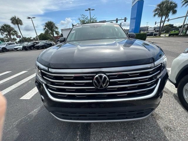 Used 2025 Volkswagen Atlas SEL AWD/4WD image 2