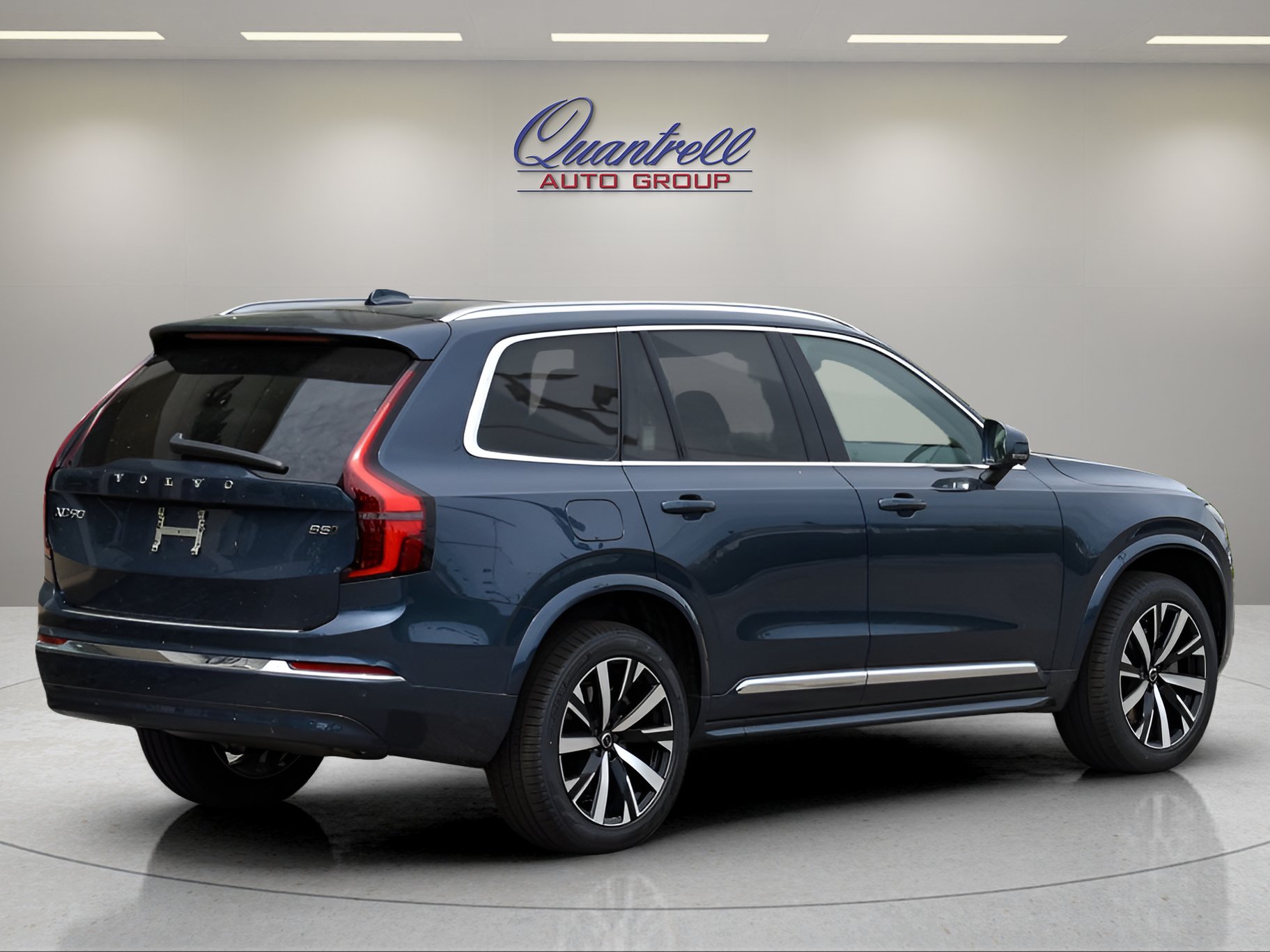 Used 2026 Volvo XC90 B5 Core w/ Protection Package Premier AWD/4WD image 4