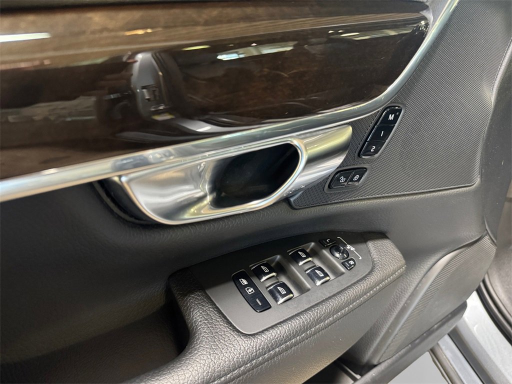 Used 2018 Volvo S90 T5 Momentum w/ Convenience Package image 14