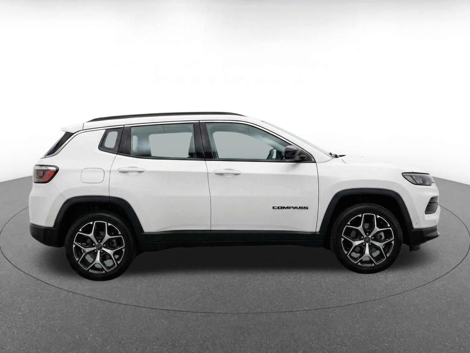 Used 2025 Jeep Compass Limited AWD/4WD image 10
