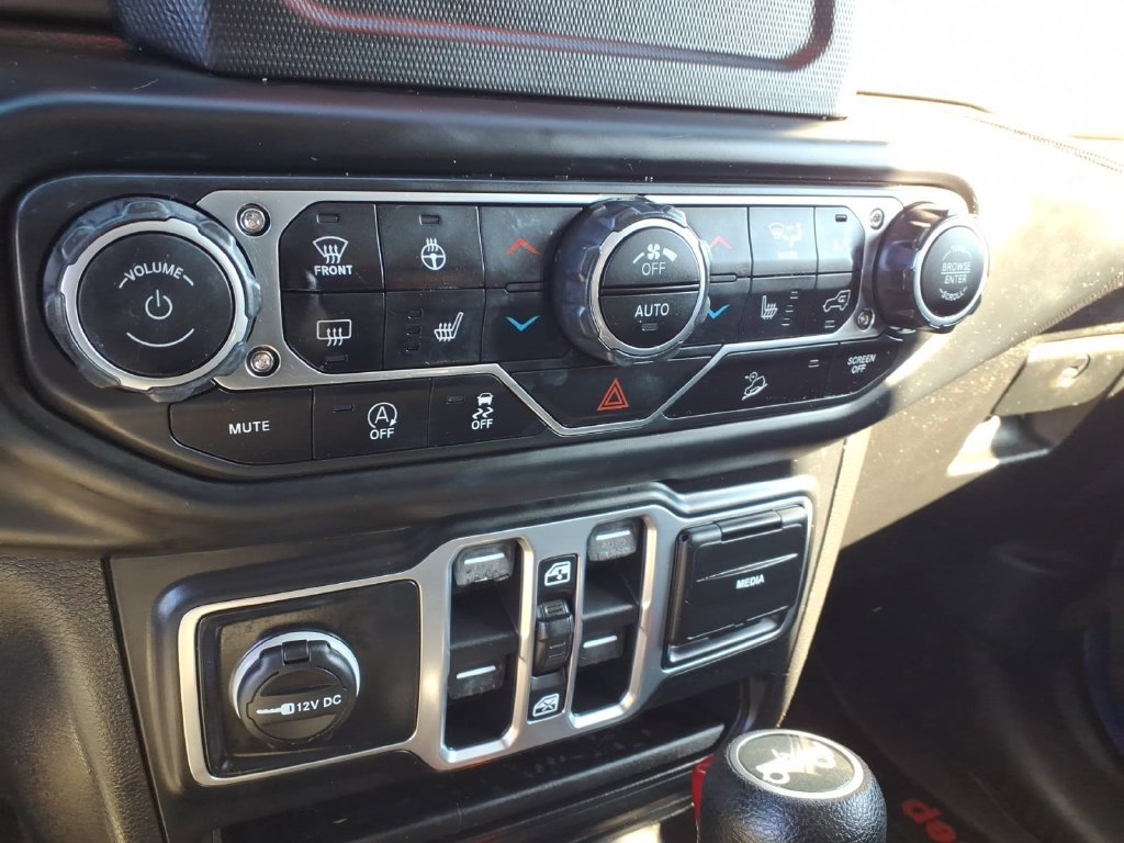 Used 2018 Jeep Wrangler Unlimited Sport S AWD/4WD image 19