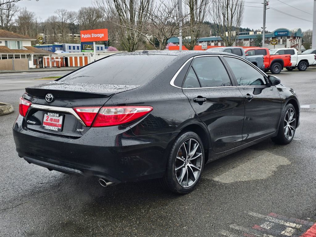 Used 2015 Toyota Camry XSE w/ Moonroof Package image 5
