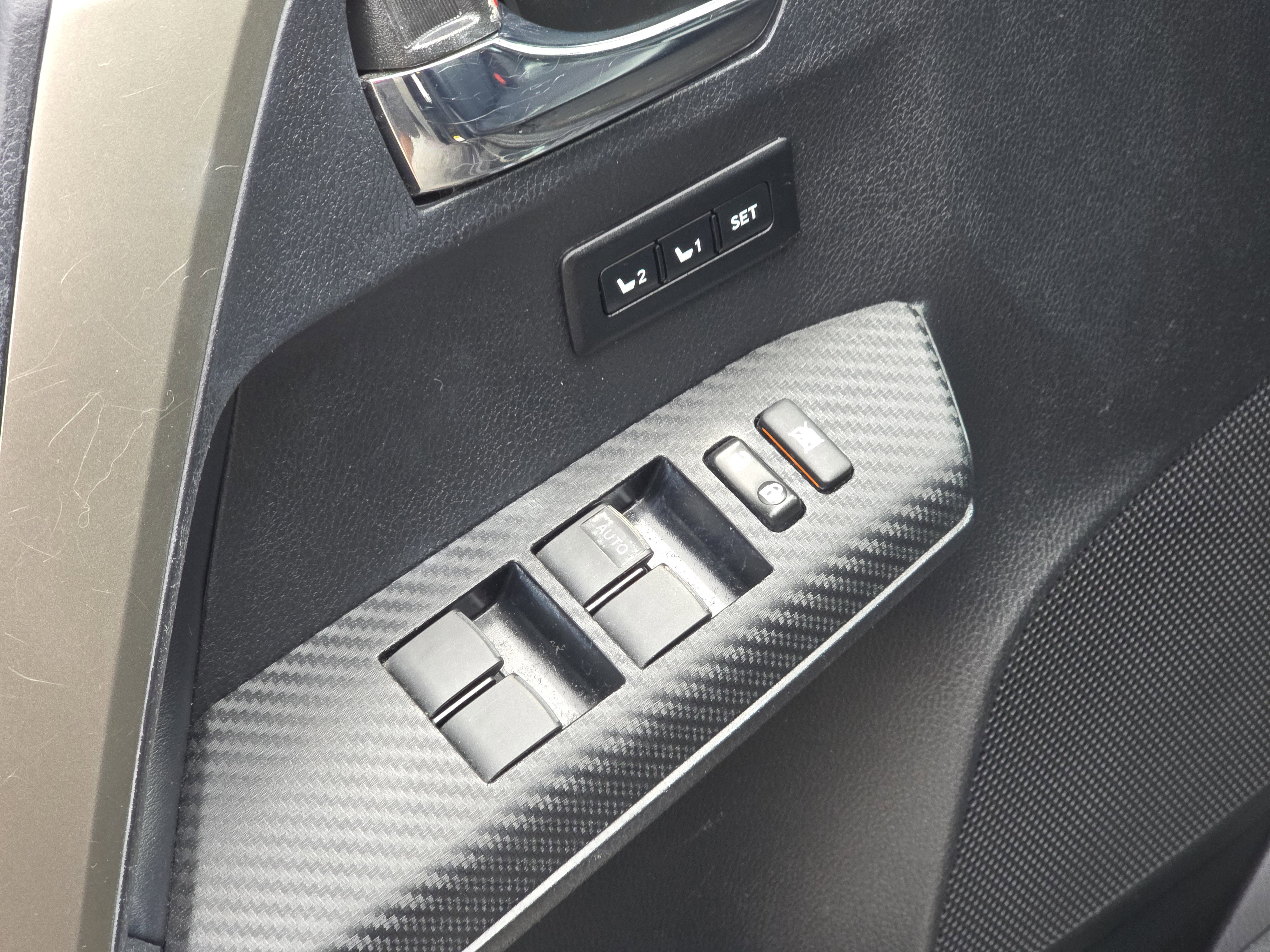 Used 2015 Toyota RAV4 Limited w/ Technology Package FWD image 29