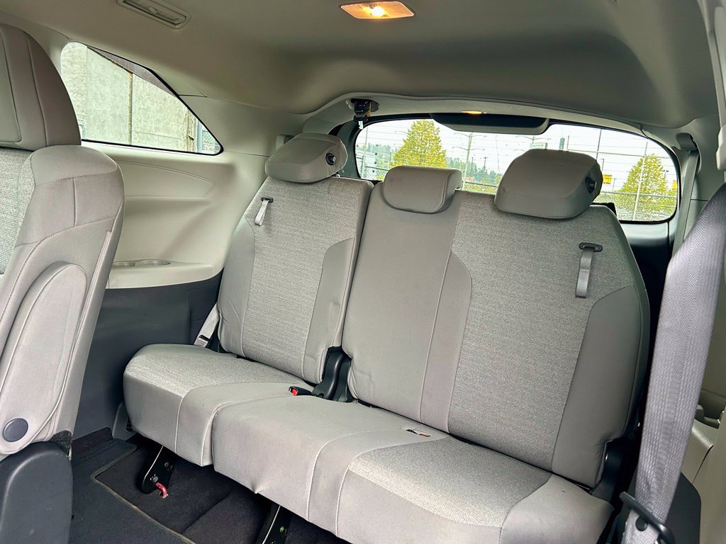 Certified 2024 Toyota Sienna LE AWD/4WD image 13