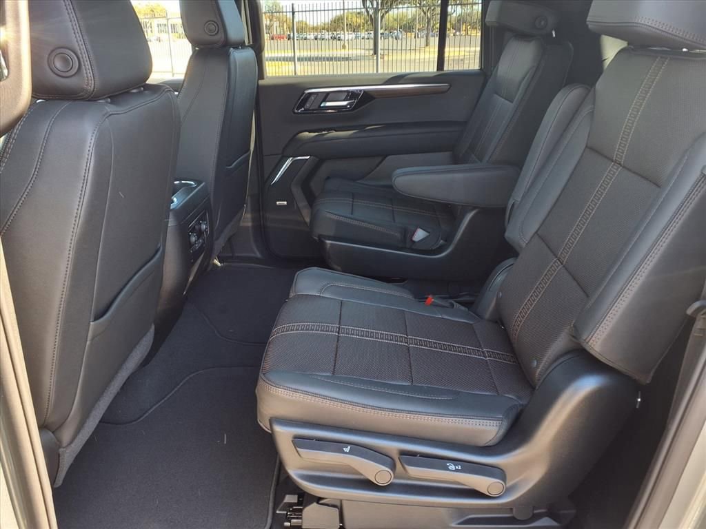 New 2026 Chevrolet Suburban High Country AWD/4WD image 8