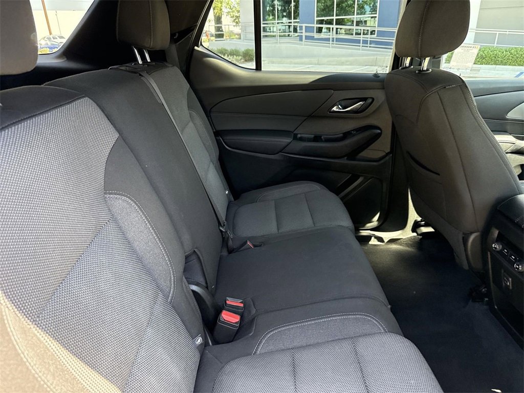 Used 2023 Chevrolet Traverse LT image 25