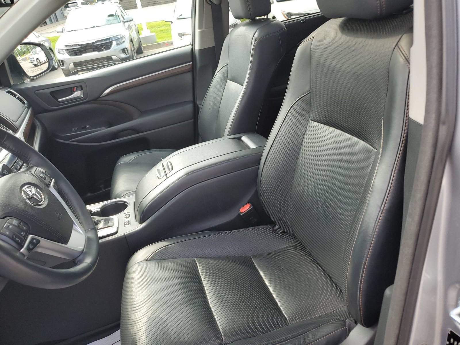 Used 2016 Toyota Highlander Limited Platinum AWD/4WD image 18