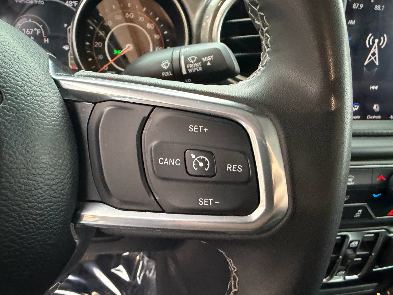 Used 2023 Jeep Gladiator Overland image 26