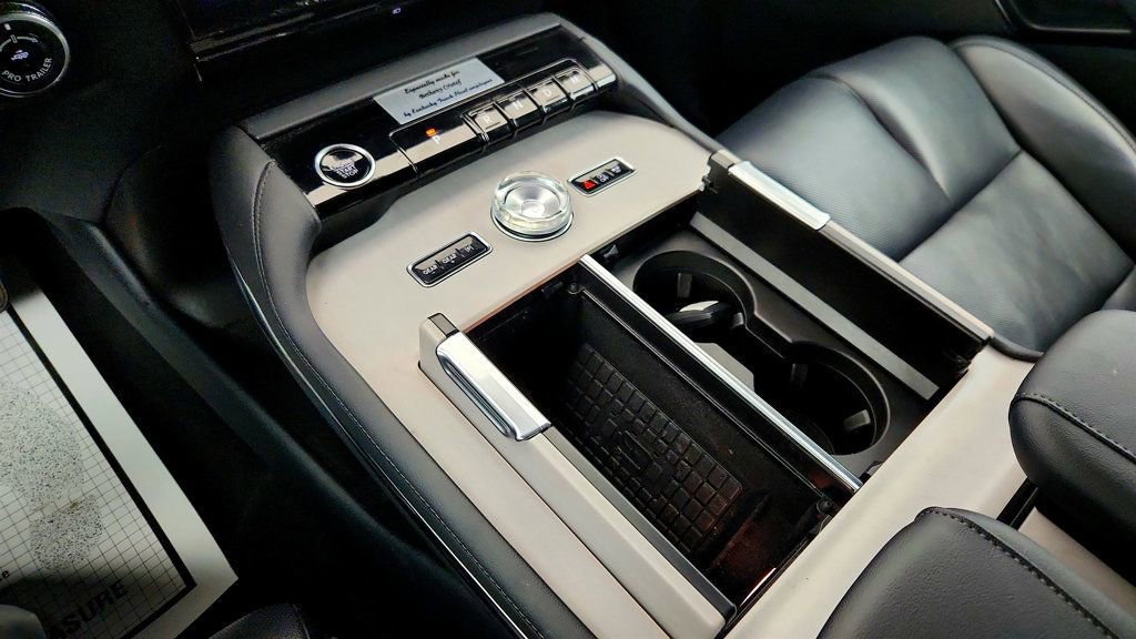 Used 2025 Lincoln Navigator Reserve w/ Jet Appearance Package image 18