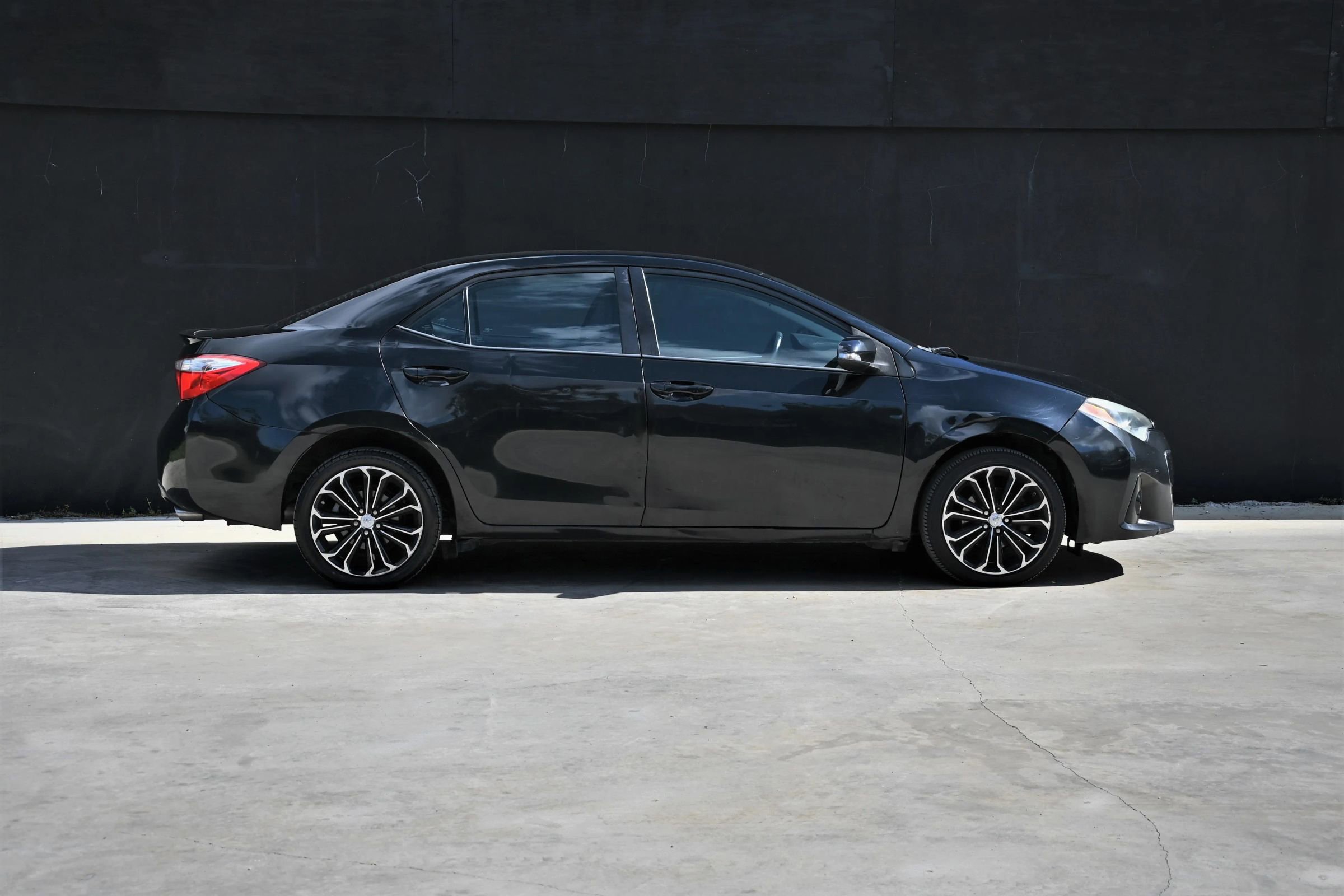 Used 2015 Toyota Corolla S FWD image 6