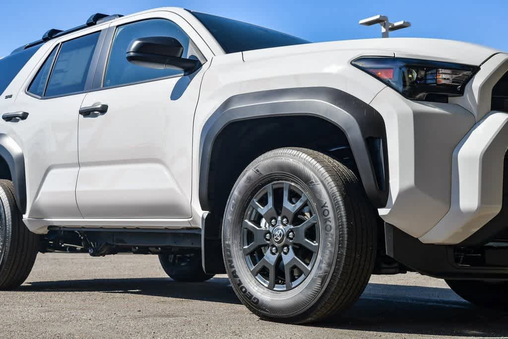 New 2025 Toyota 4Runner SR5 AWD/4WD image 12
