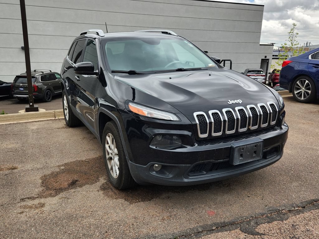 Used 2017 Jeep Cherokee Latitude w/ Safety/Convenience Group AWD/4WD image 19