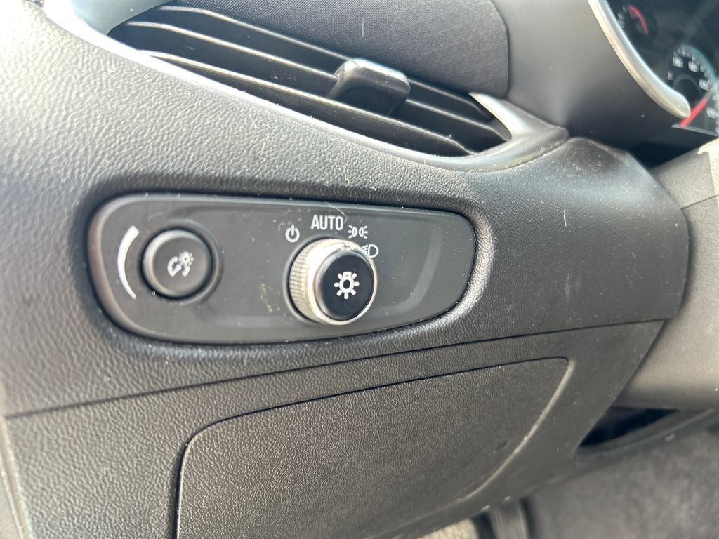 Used 2022 Chevrolet Malibu LT FWD image 20