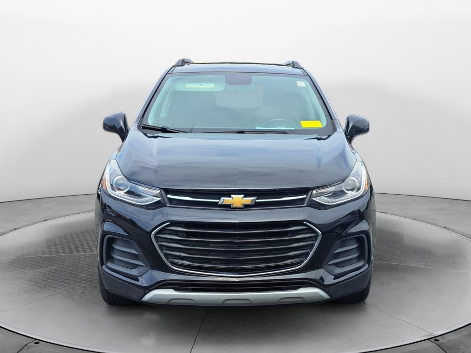 Used 2019 Chevrolet Trax LT w/ LT Convenience Package AWD/4WD image 2