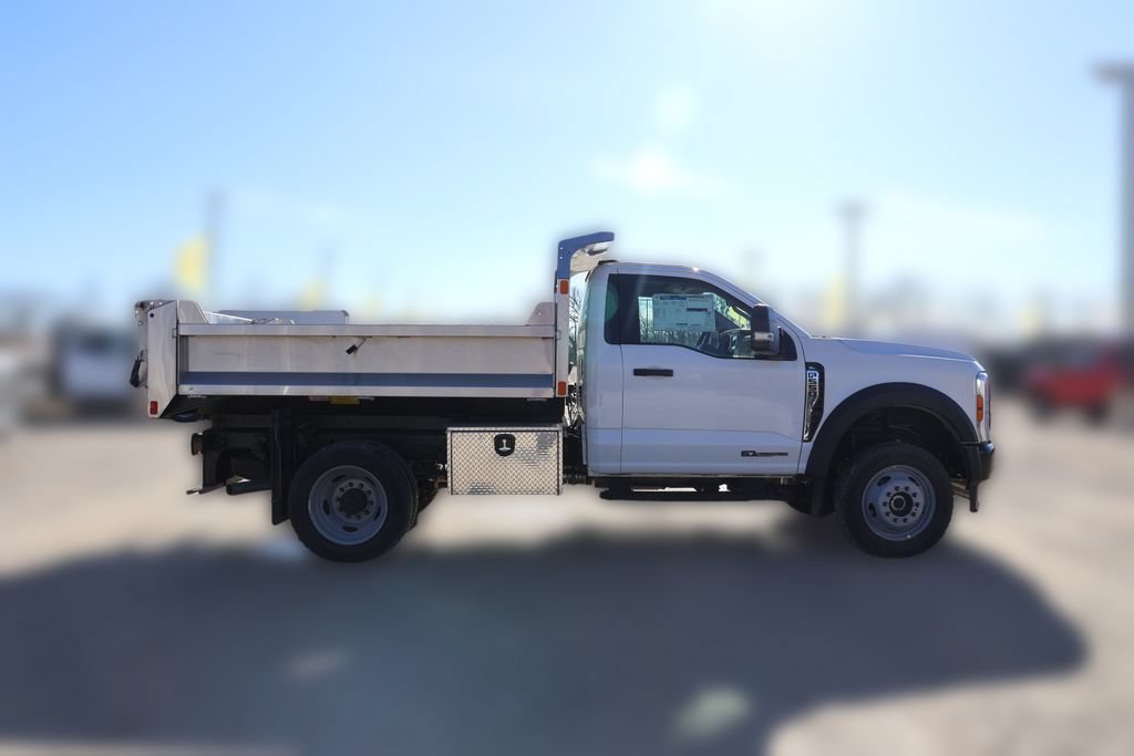 New 2024 Ford F550 4x4 Regular Cab Super Duty image 2