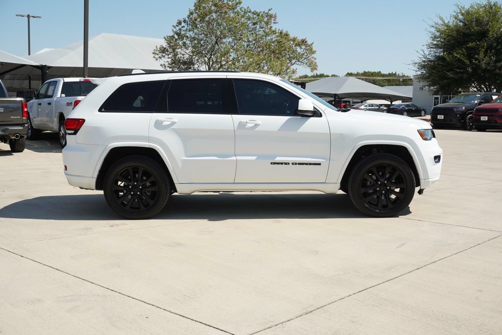 Used 2019 Jeep Grand Cherokee Altitude RWD image 6