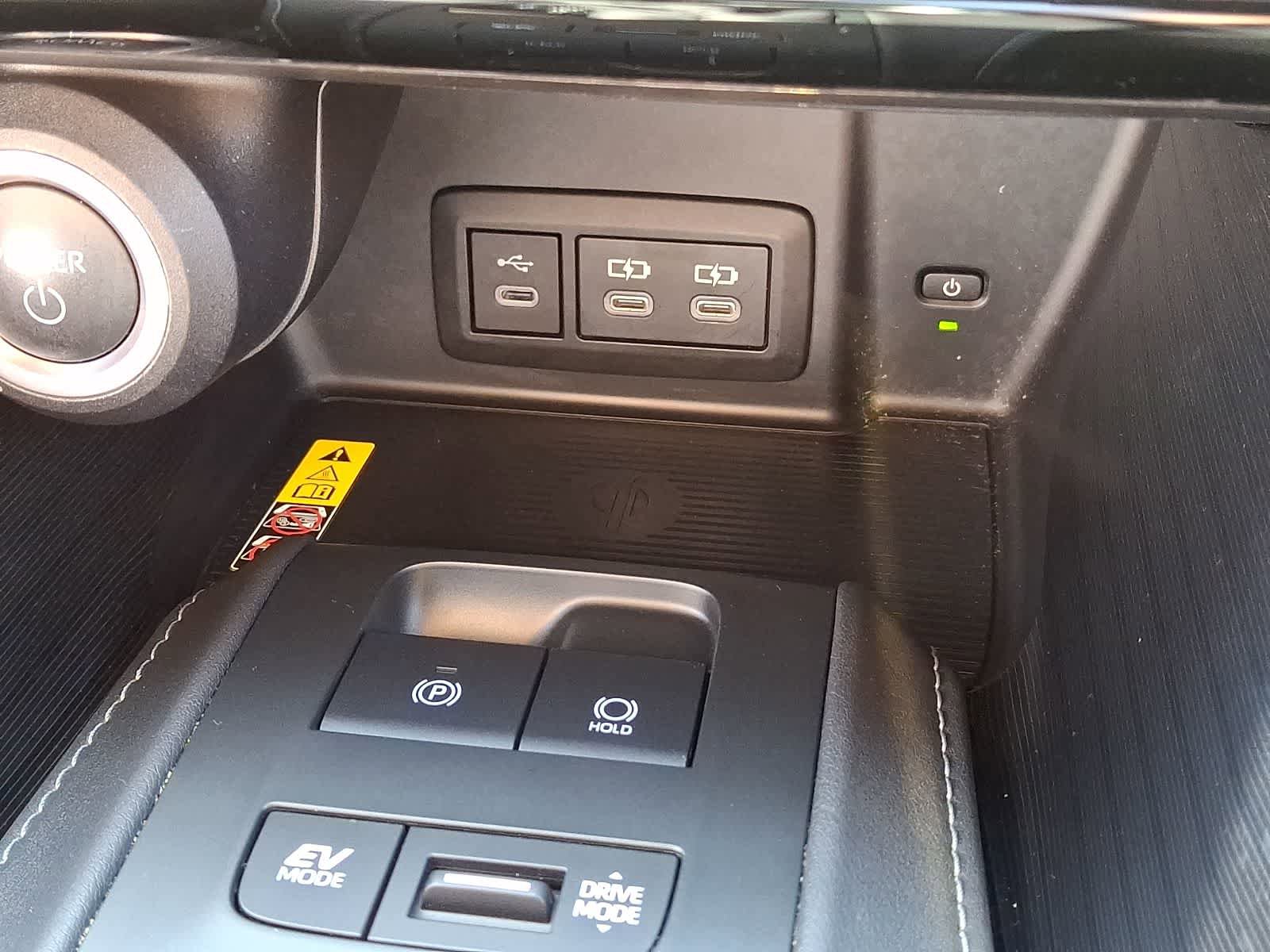 Used 2023 Toyota Venza XLE AWD/4WD image 27