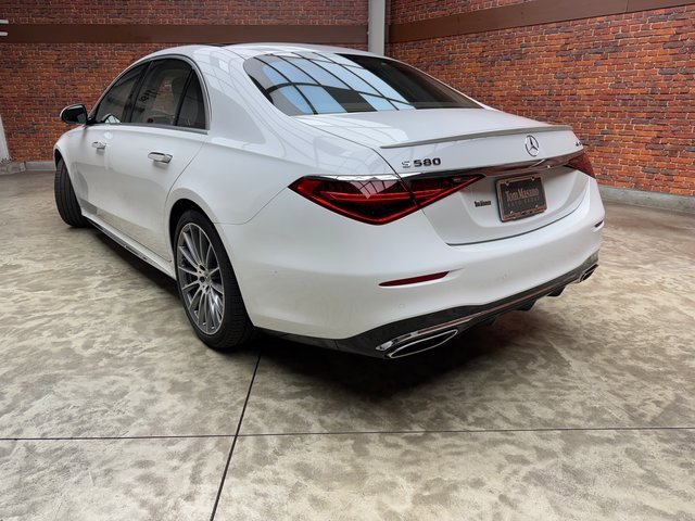 Used 2025 Mercedes-Benz S 580 4MATIC Sedan image 3