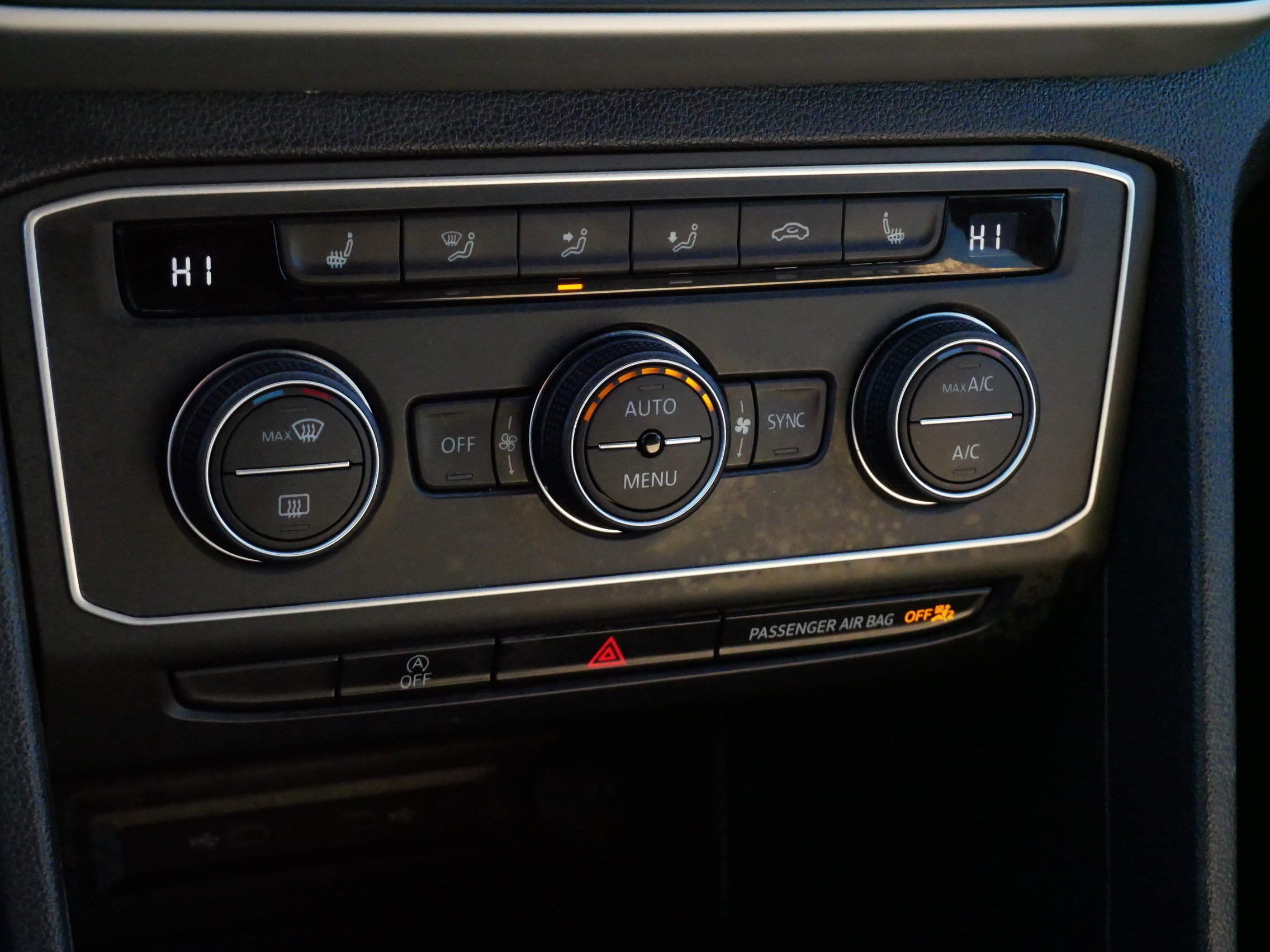 Certified 2021 Volkswagen Atlas Cross Sport SE w/ Panoramic Sunroof Package image 23