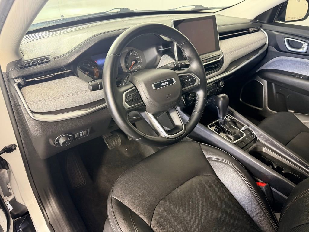 Used 2022 Jeep Compass Latitude image 31