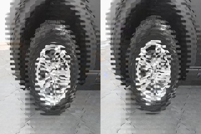 Used 2022 Ford Explorer XLT image 27