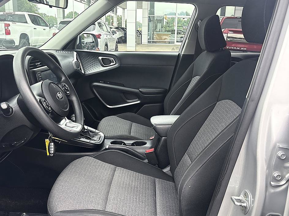 Used 2020 Kia Soul S FWD image 13