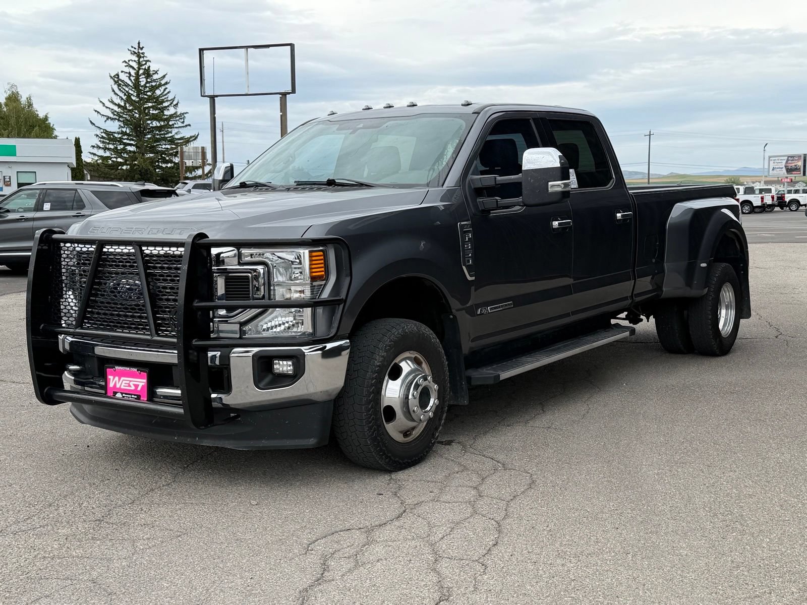 Used 2021 Ford F350 XLT w/ XLT Premium Package AWD/4WD image 5