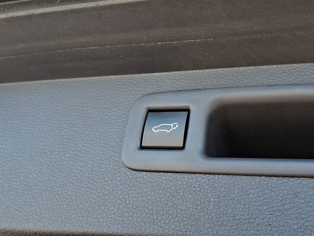 Used 2023 Toyota Highlander XLE FWD image 32