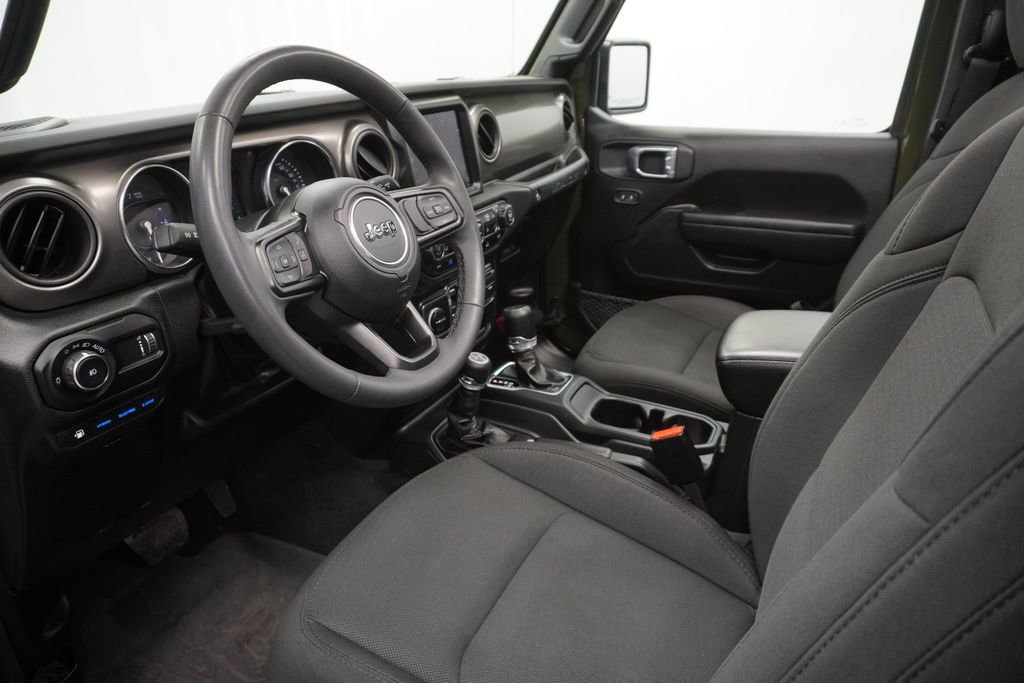 Certified 2023 Jeep Wrangler Unlimited w/ Sun & Screen Package image 20