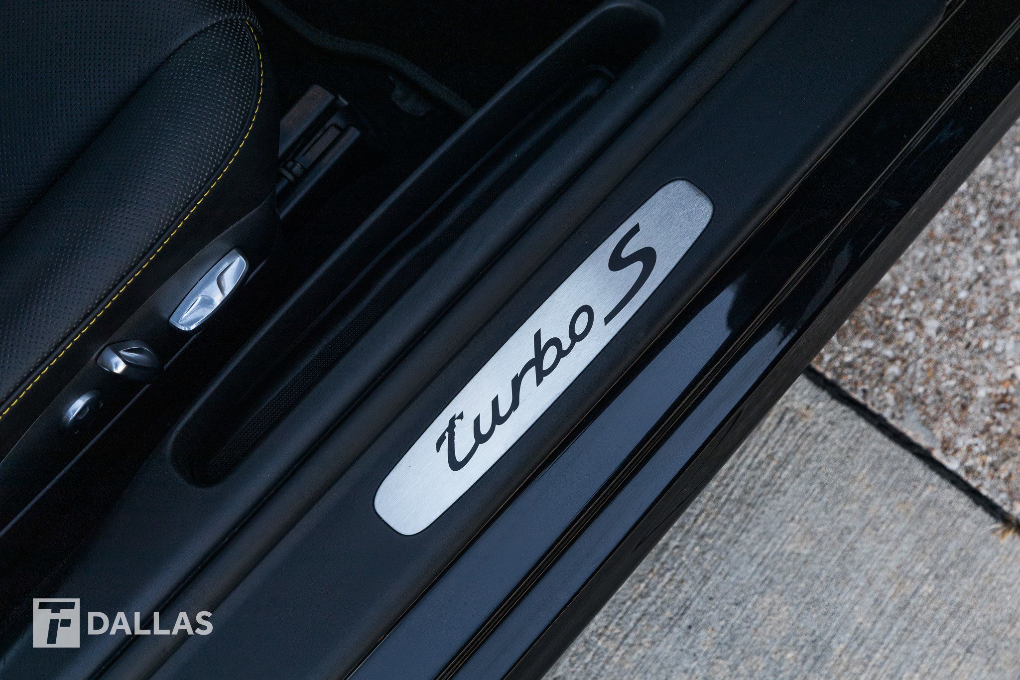 Used 2012 Porsche 911 Turbo S image 33