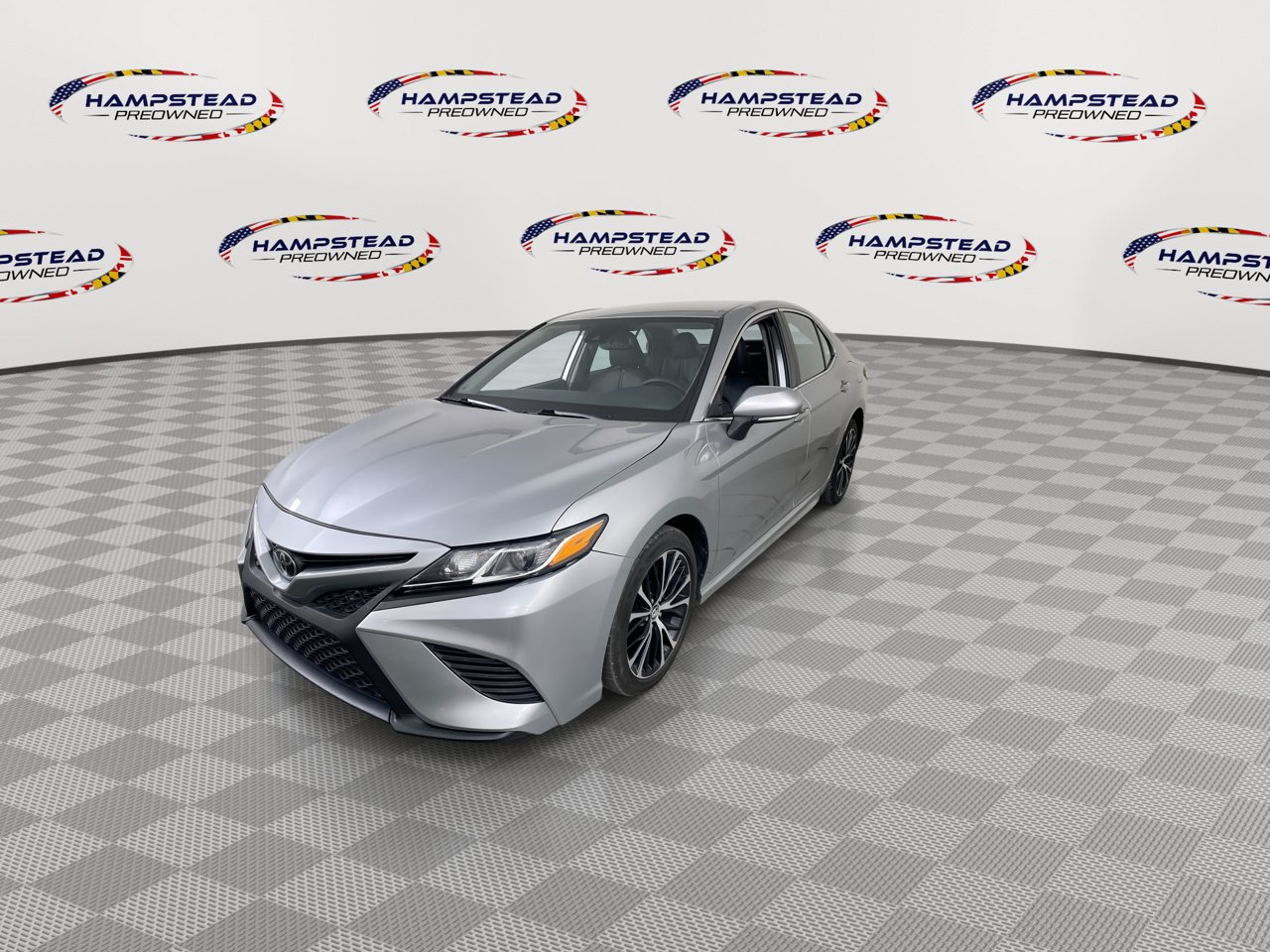 Used 2019 Toyota Camry SE w/ Convenience Package FWD image 4