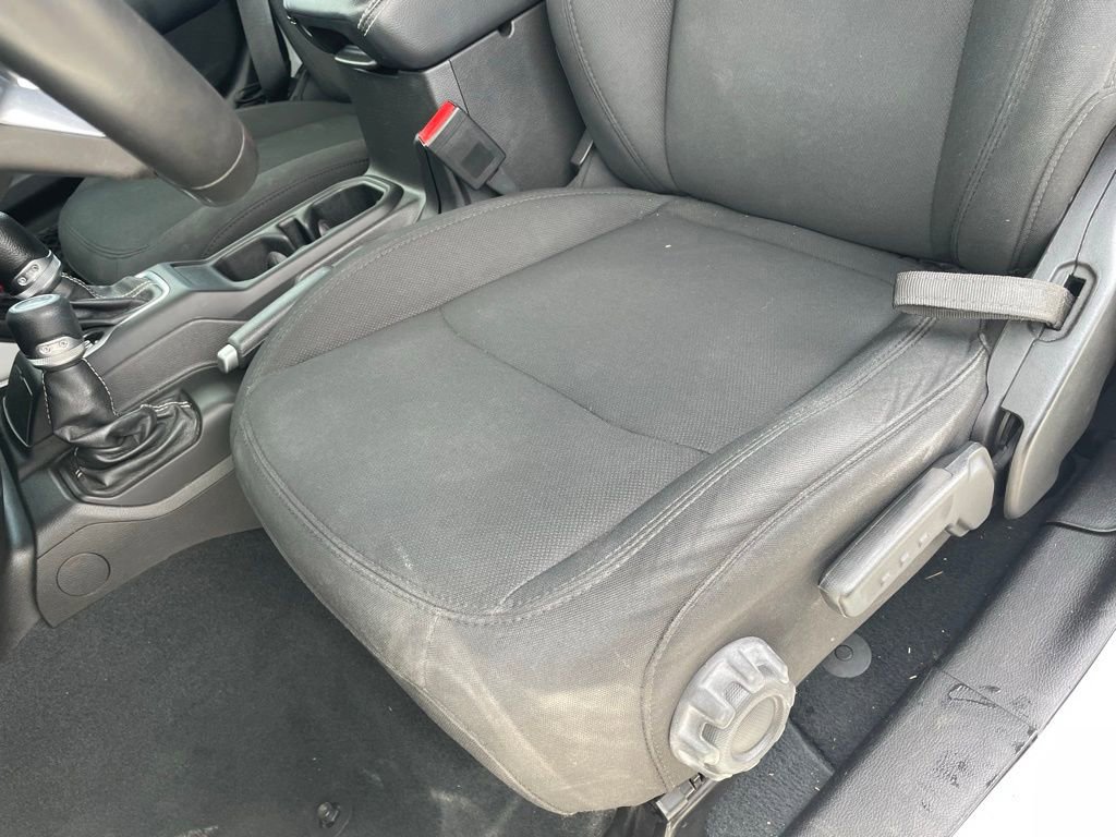 Used 2022 Jeep Wrangler Unlimited Sahara image 24