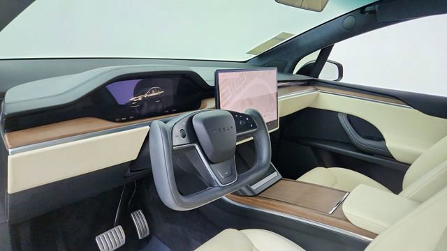 Used 2023 Tesla Model X image 17