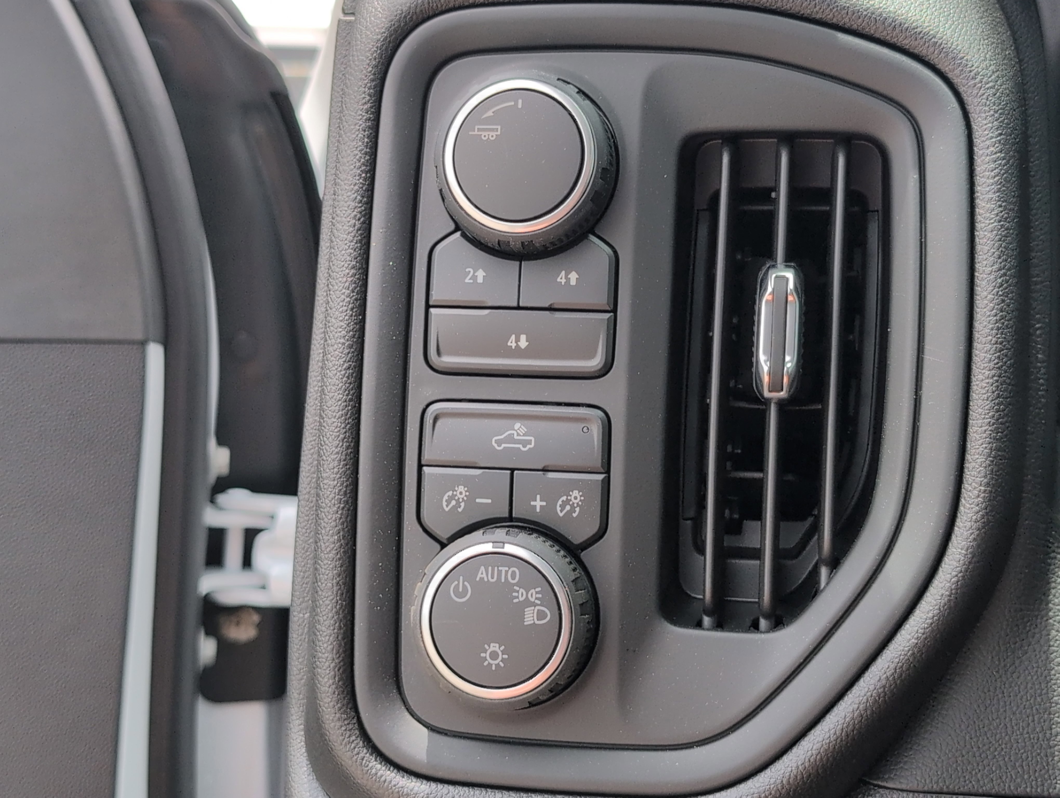 Used 2026 Chevrolet Silverado 2500 Custom w/ Custom Convenience Package AWD/4WD image 23
