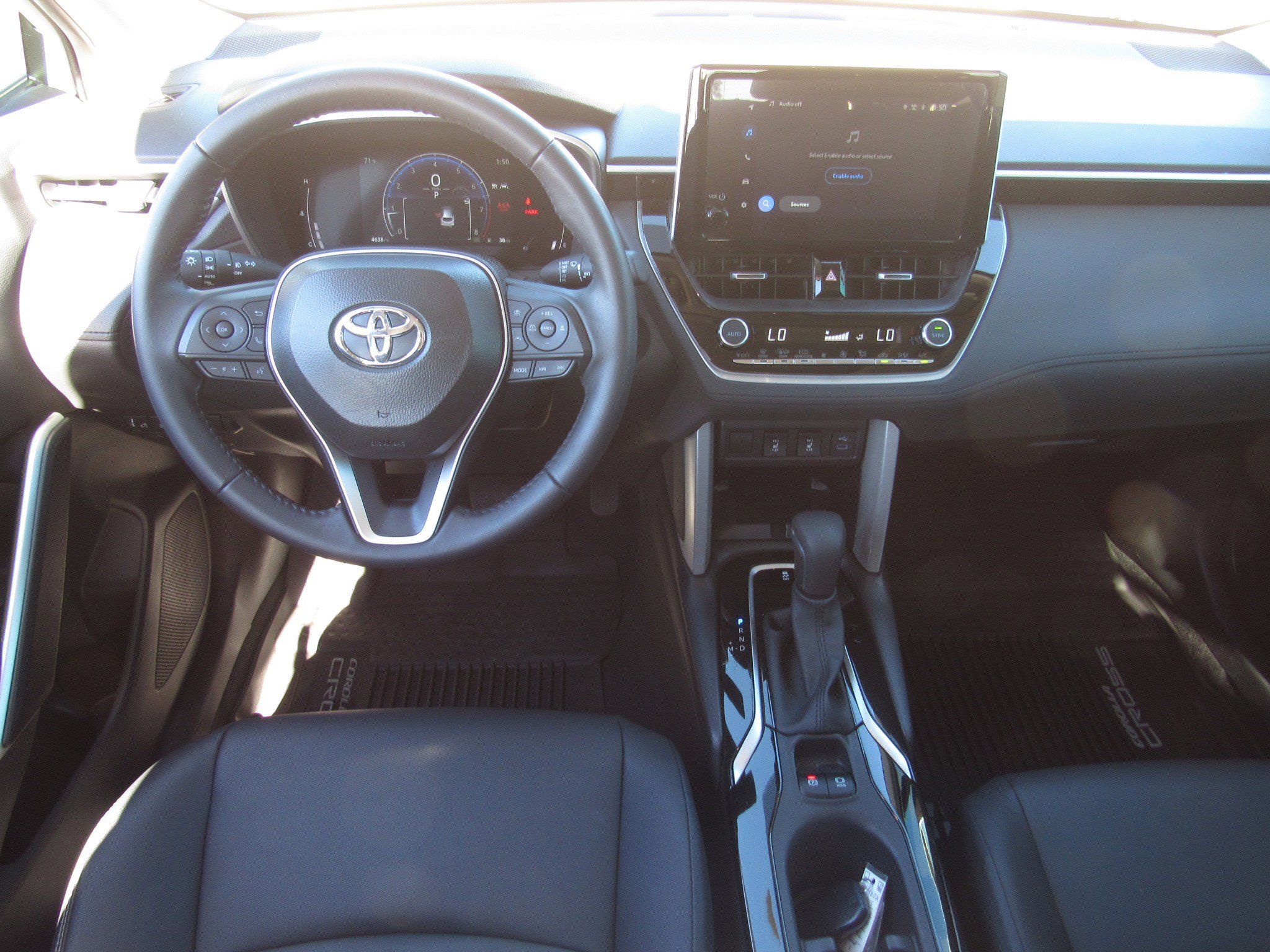 Used 2025 Toyota Corolla Cross XLE image 18