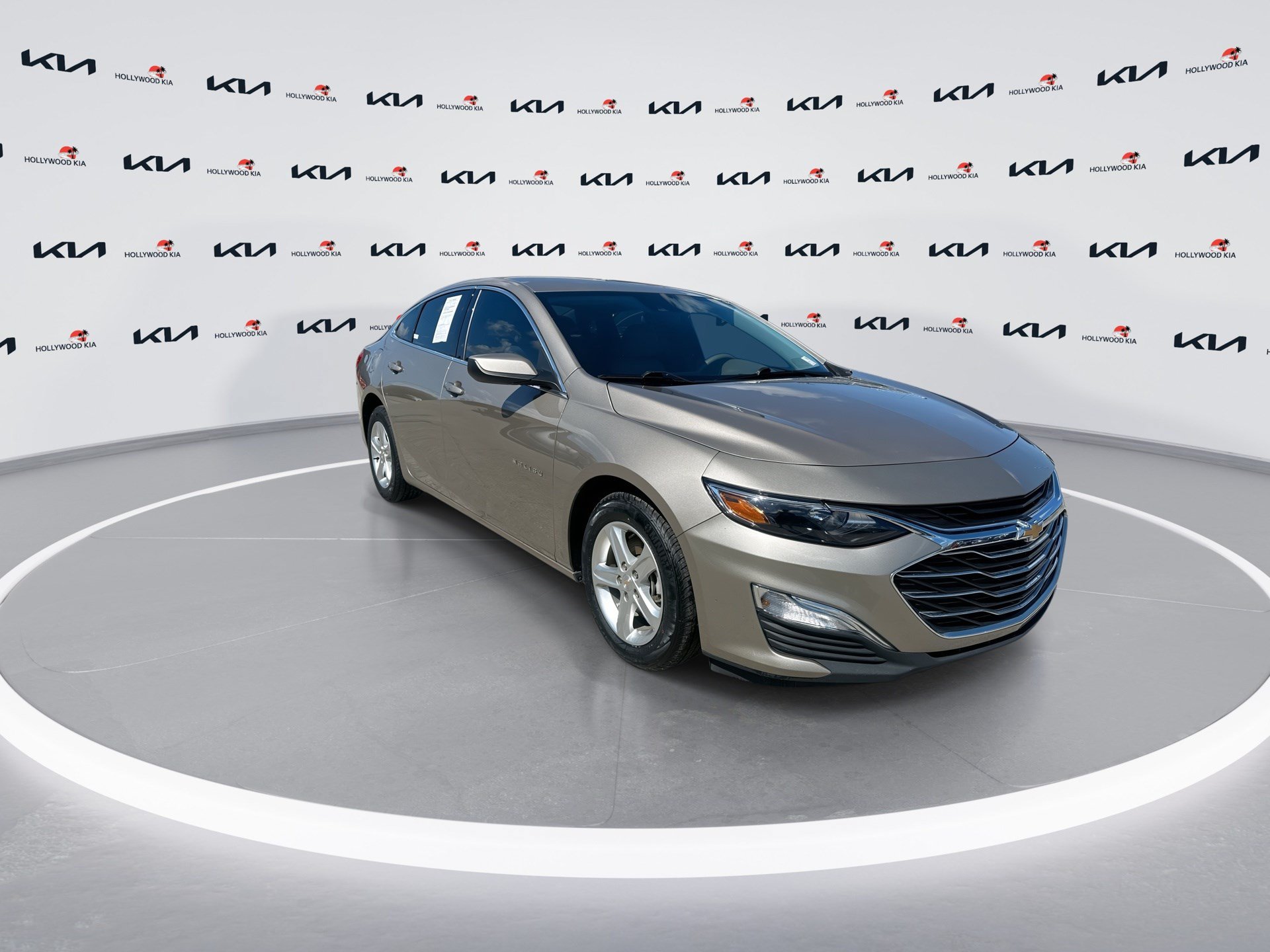 Used 2024 Chevrolet Malibu LS w/ Driver Confidence Package FWD image 2